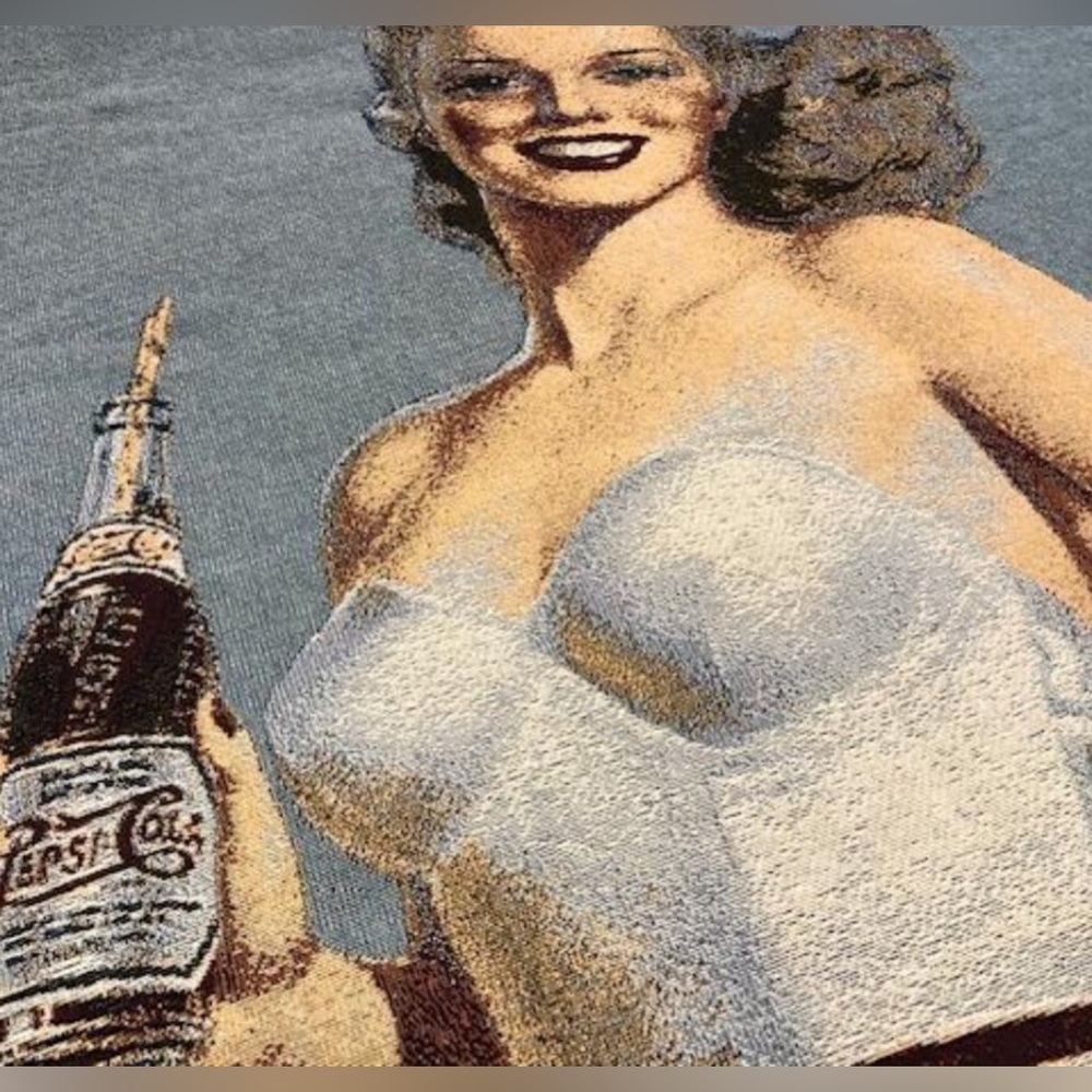 🔵 Vintage & NEW - Pepsi “Pinup Girl” Throw Blanket Afghan - Dated 2000 Last One - Picture 2 of 11